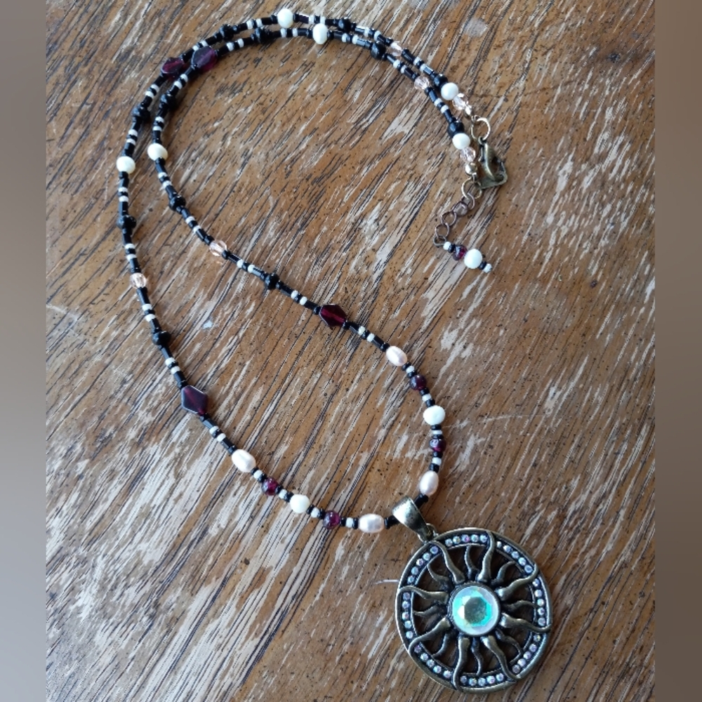 Handmade Crystal Beaded Necklace!!! - Picture 3 of 9